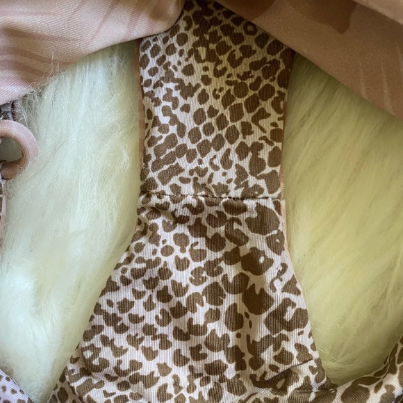 NWOT capsule modern - Picture 3 of 4